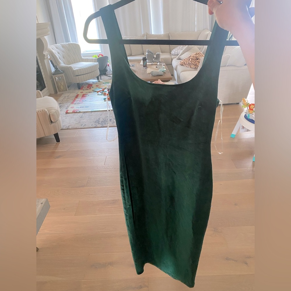 Velvet, emerald green dress. Medium